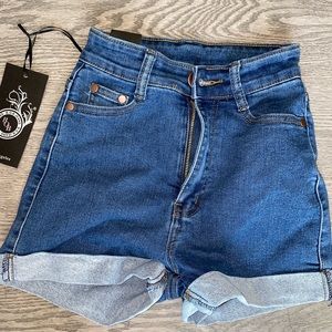NWT fashion nova medium wash jean shorts